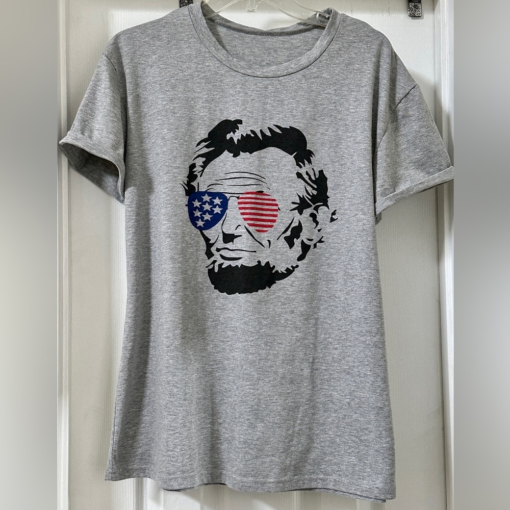 NWOT Abraham Lincoln T-Shirt